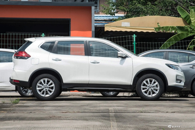 2023款奇骏 经典2.0L 两驱智联臻享版 5座