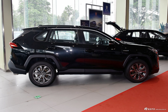 2024款RAV4荣放双擎 2.5L E-CVT两驱精英Plus版