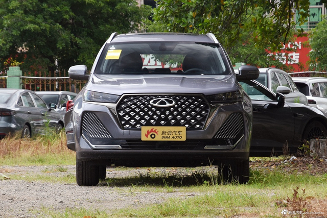 2025款瑞虎7 卓越版 1.5T CVT尊贵版