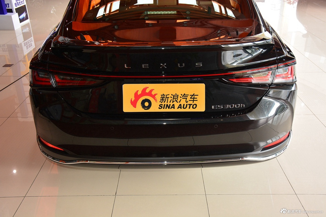 2025款雷克萨斯ES 300h 臻享版