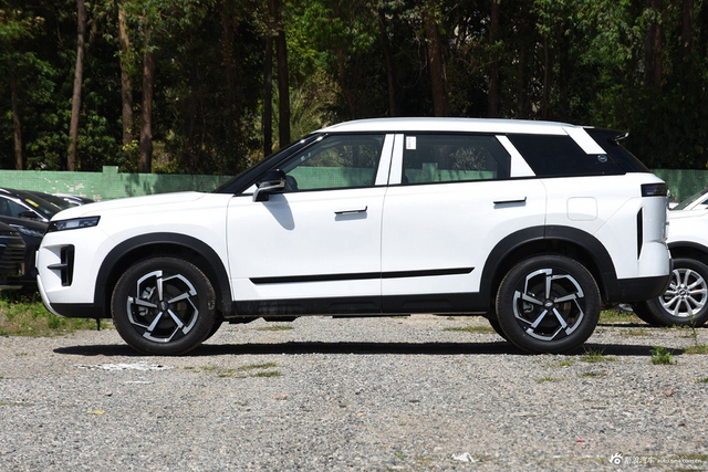 2025款瑞虎7 高能版 1.6T 劲两驱版