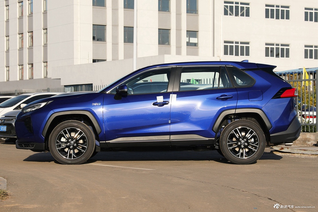 2021款威兰达混动高性能版2.5L两驱劲擎版