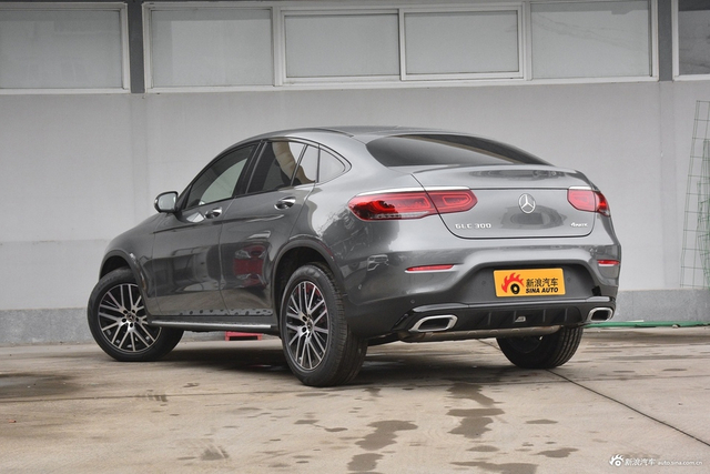 2020款奔驰GLC 300 4MATIC轿跑SUV 