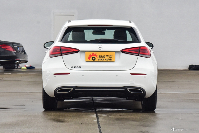2022款奔驰A级(进口) 改款 A 200 时尚型
