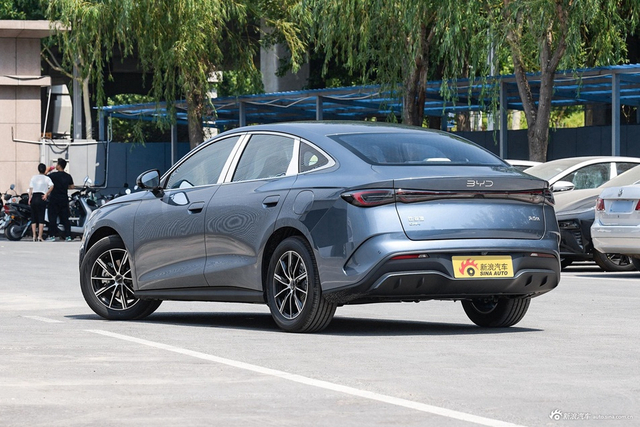 2024款海豹06DM-i 80KM尊贵型