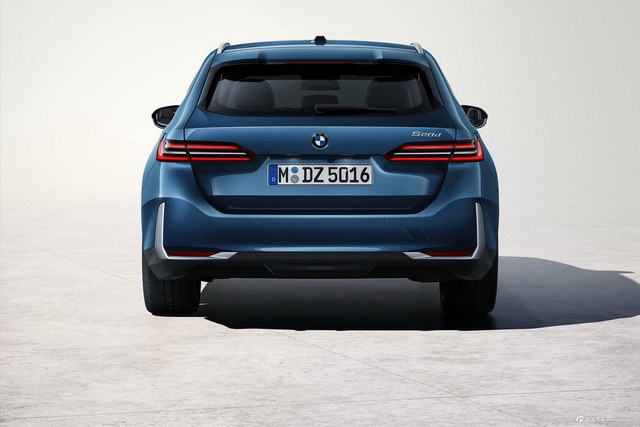 2024款宝马5系(进口)  520d xDrive Touring 欧洲版 官图