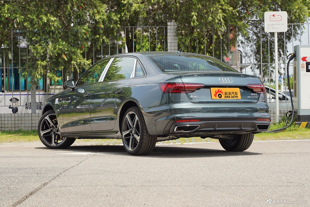 2025款奥迪A4L 200万辆悦享版 40 TFSI 豪华动感型