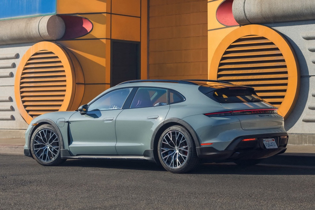 2025款Taycan 4S Cross Turismo 官图
