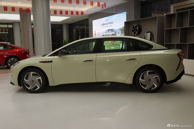 2025款红旗EH7 690 智选版