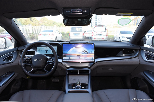 2025款海豹07 DM-i 1.5T 125km 旗舰型