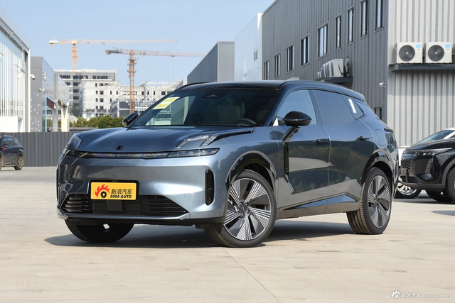 2025款领克08 EM-P 220四驱性能Halo