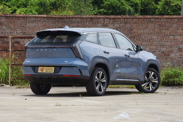 2025款博越L 第四代 1.5TD DCT 山河