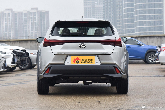 2024款雷克萨斯UX 300h 探趣版