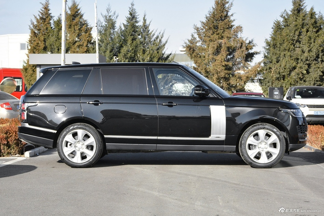 2020款揽胜3.0自动L6传世加长版