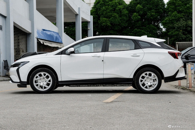 2024款微蓝6纯电 450km 出行版