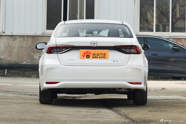 2026款卡罗拉 1.8L 双擎 精英版
