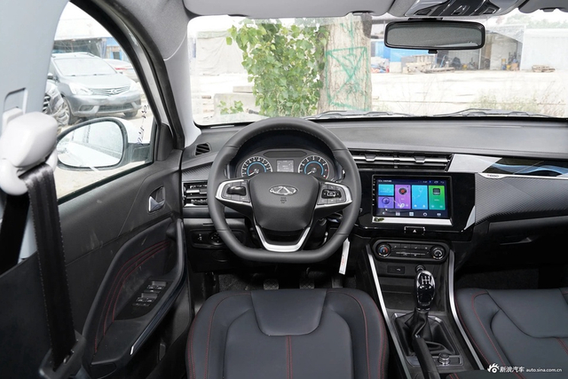 2023款瑞虎3x 1.5L 手动时尚版