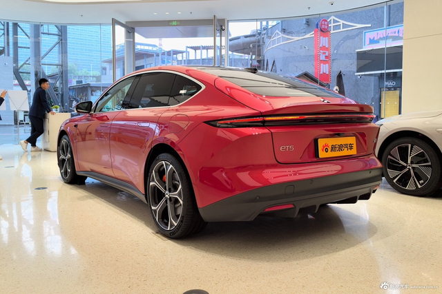 2024款蔚来ET5 75kWh