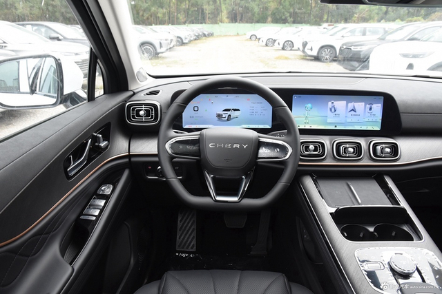 2025款瑞虎9 2.0T 双离合两驱舒享版 5座