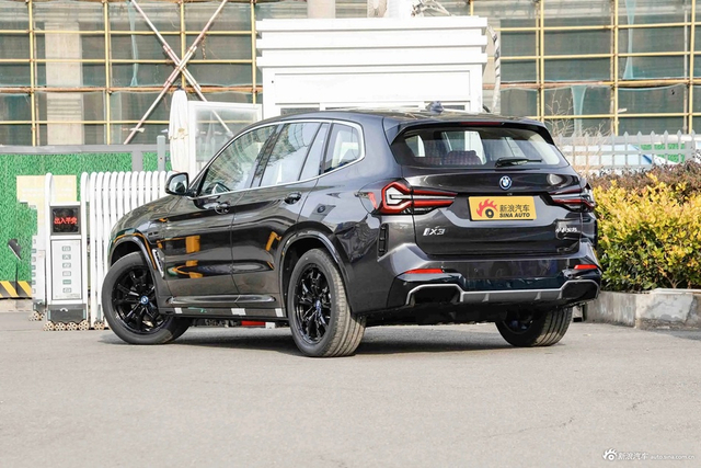 2024款宝马iX3 领先型