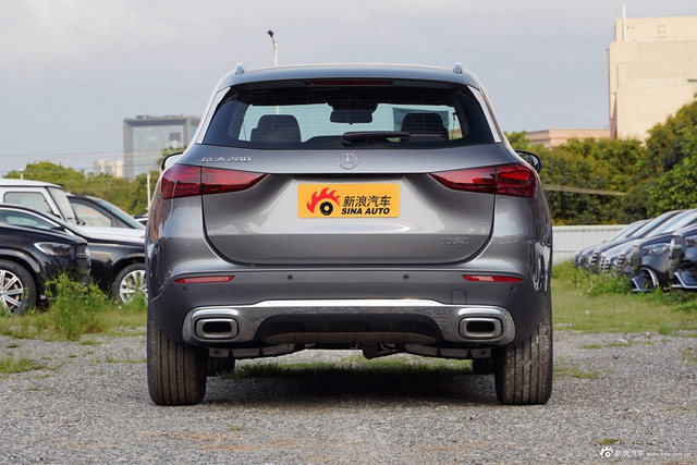 2025款奔驰GLA 200