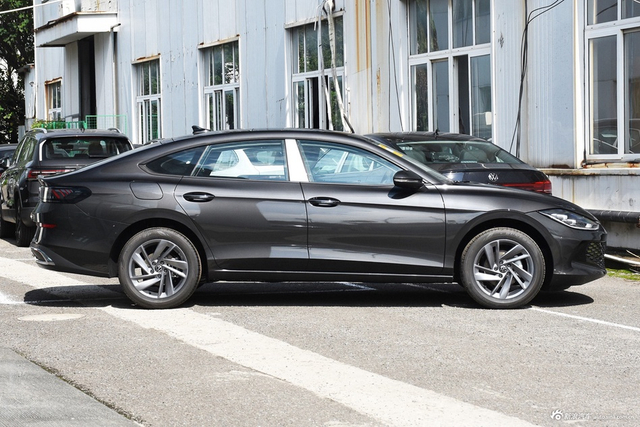 2025款凌渡L 280TSI DSG炫辣版