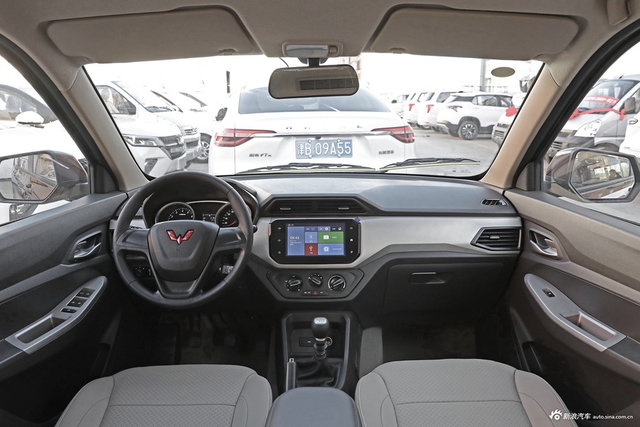 2021款五菱宏光改款 1.5L S舒适型LAR