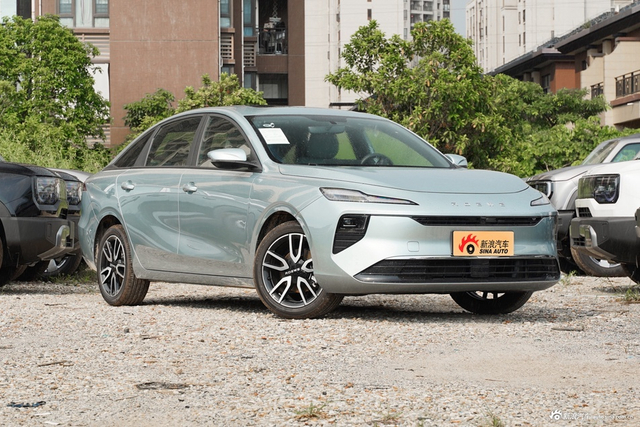 2025款荣威D6 450km 尊享版