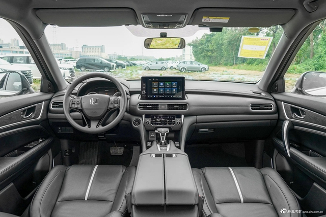 2023款UR-V 240TURBO 两驱致悦版