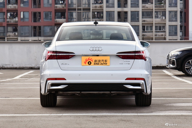 2025款奥迪A6L 改款 45 TFSI 臻选动感型