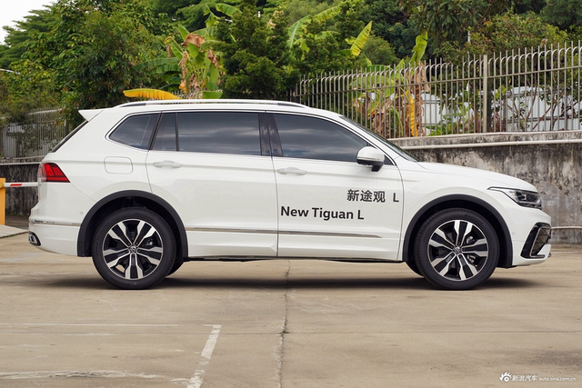 2024款途观L 出众款 330TSI 自动两驱R-Line龙耀版