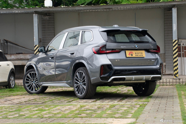 2024款宝马X1 xDrive25Li M运动套装