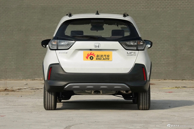 2023款LIFE 1.5L CVT CRO-SS灵趣版