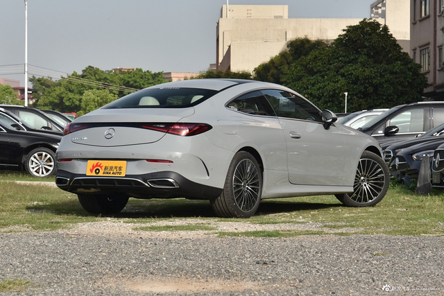 2025款奔驰CLE 260 轿跑车