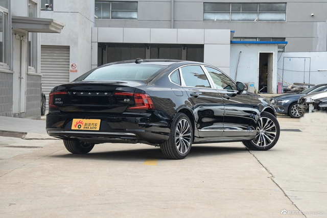 2024款沃尔沃S90 B5 智逸豪华版