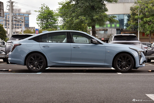 2025款凯迪拉克CT5 28T 赛道性能版