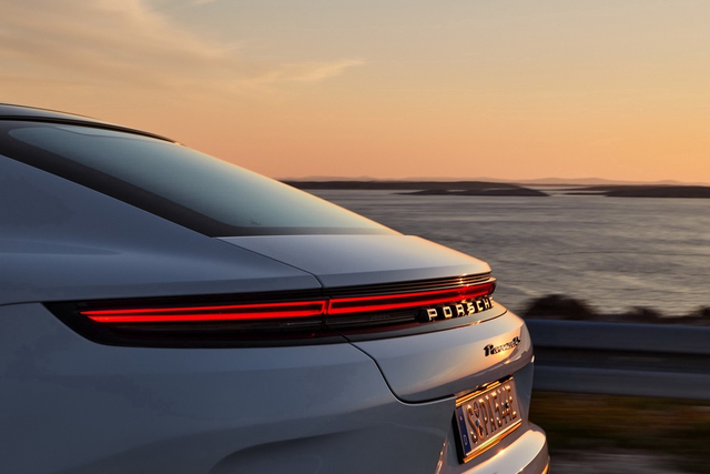 2024款Panamera 4S E-Hybrid 行政加长版 2.9T 官图