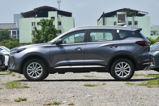 2025款瑞虎7 卓越版 1.5T CVT豪华版