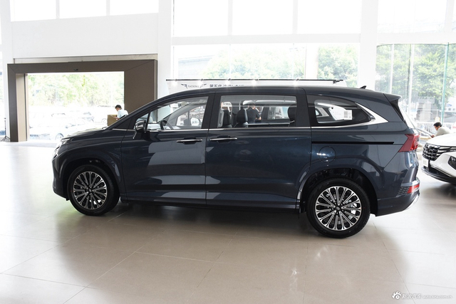 2024款库斯途 270TGDi LUX 尊贵版