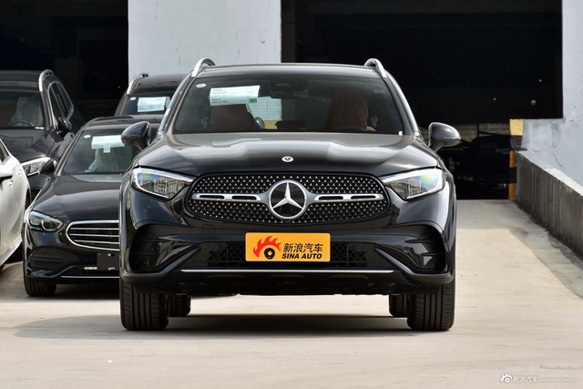 2025款奔驰GLC改款 300 L 4MATIC 动感型 7座