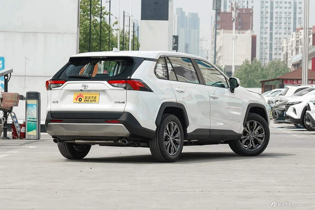 2023款RAV4荣放 2.0L CVT两驱风尚版