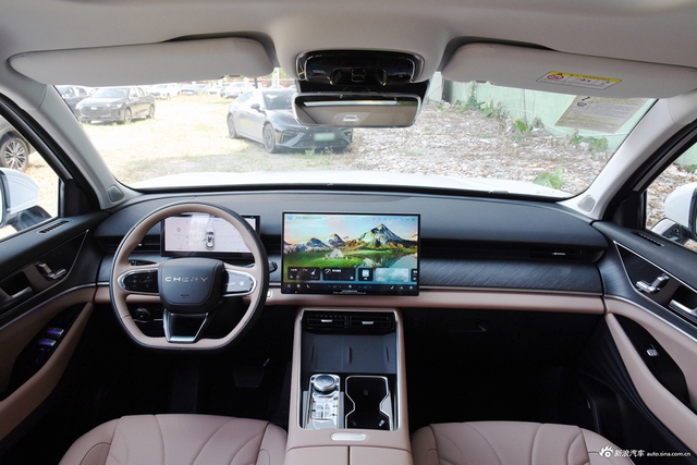 2025款瑞虎8 L 2.0T 自动长虹版 7座