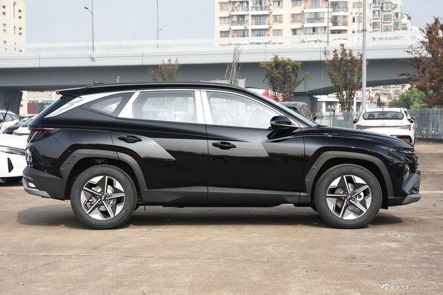 2025款途胜L 1.5T LUX尊贵版