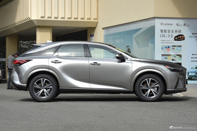 2025款雷克萨斯RX 300 四驱骏享版