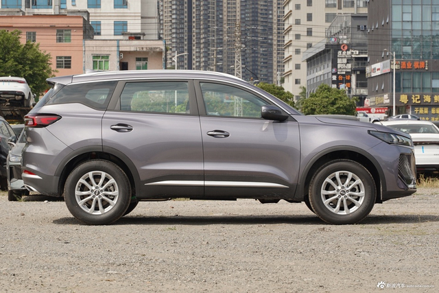 2025款瑞虎7 卓越版 1.5T CVT豪华版量子灰