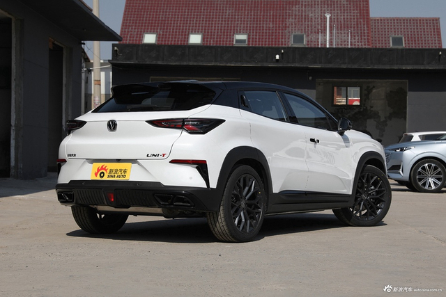 2022款长安UNI-T 2.0T领航型