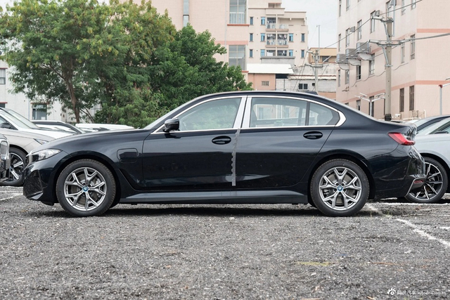 2024款宝马i3 eDrive 35 L