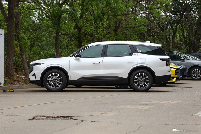 2023款锐界L 2.0T EcoBoost E-混动两驱七座豪华型