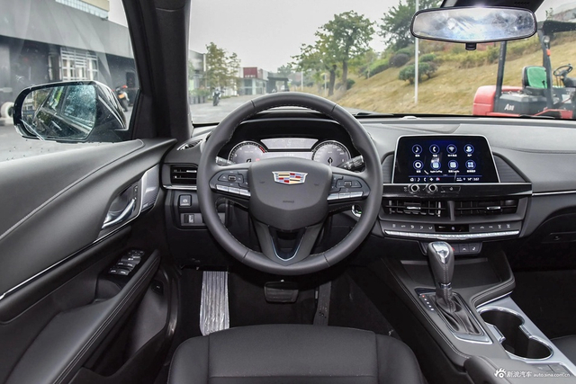 2023款凯迪拉克CT4 28T 豪华型