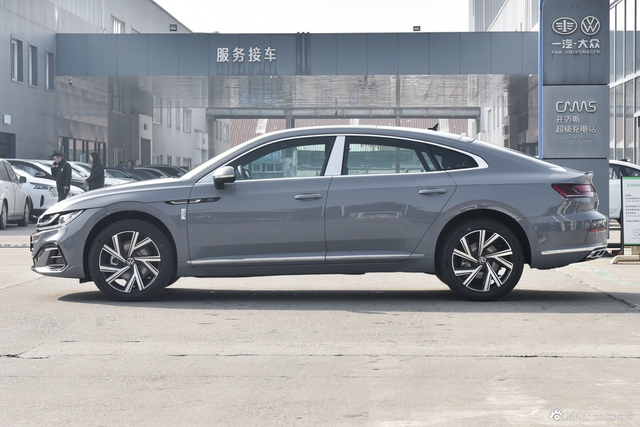 2026款一汽-大众CC 330TSI 炫目 3000万辆甄选款
